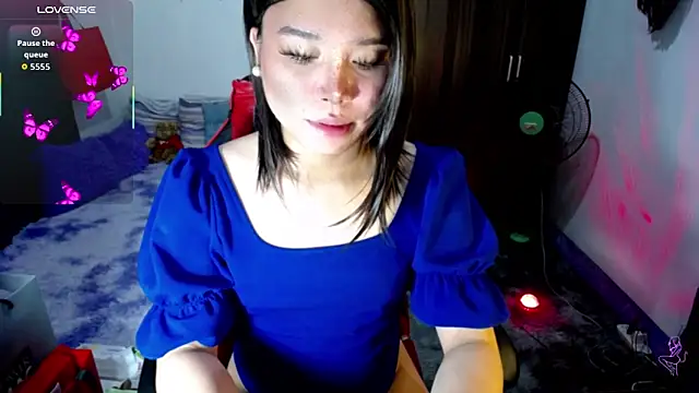 Urassiansweetcummer online show from 18, 2, 2026