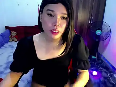 Urassiansweetcummer online show from 13, 7, 2026