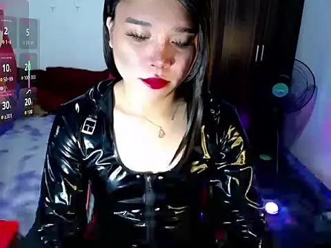 Urassiansweetcummer online show from 17, 7, 2026