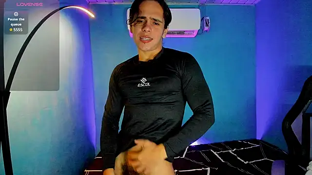 Snapshot of Maximiliano_scoott__ chatting on 11, 9, 2025 Maximiliano scoott   online show from 11, 9, 2025