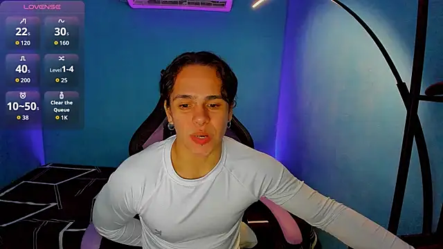 Snapshot of Maximiliano_scoott__ chatting on 3, 10, 2025 Maximiliano scoott   online show from 3, 10, 2025