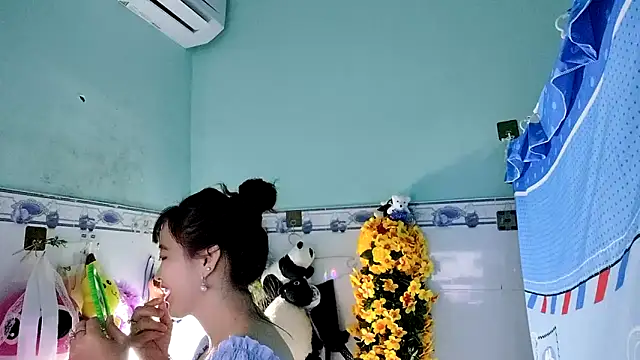 Snapshot of emgaixinhngoan chatting on 10, 9, 2025 emgaixinhngoan online show from 10, 9, 2025