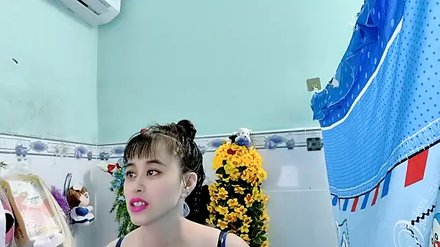 Snapshot of emgaixinhngoan chatting on 15, 9, 2025 emgaixinhngoan online show from 15, 9, 2025