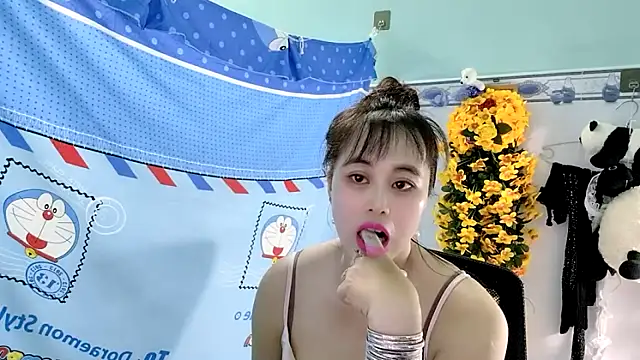 Snapshot of emgaixinhngoan chatting on 29, 9, 2025 emgaixinhngoan online show from 29, 9, 2025