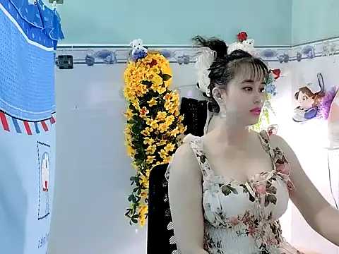 Snapshot of emgaixinhngoan chatting on 8, 10, 2025 emgaixinhngoan online show from 8, 10, 2025