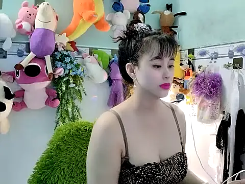 Snapshot of emgaixinhngoan chatting on 16, 10, 2025 emgaixinhngoan online show from 16, 10, 2025