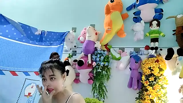 Snapshot of emgaixinhngoan chatting on 22, 10, 2025 emgaixinhngoan online show from 22, 10, 2025