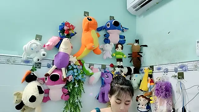 Snapshot of emgaixinhngoan chatting on 28, 10, 2025 emgaixinhngoan online show from 28, 10, 2025