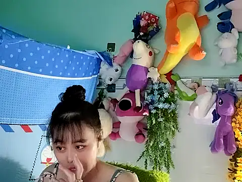 Snapshot of emgaixinhngoan chatting on 2, 11, 2025 emgaixinhngoan online show from 2, 11, 2025