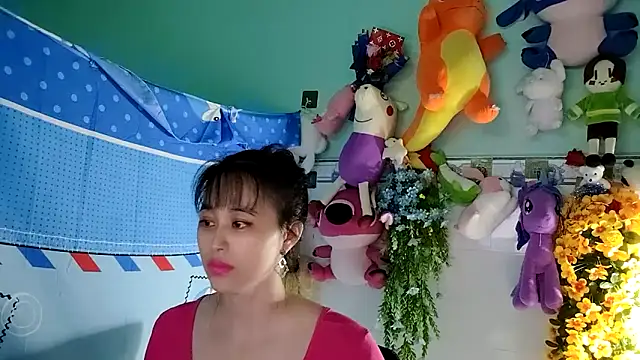 Snapshot of emgaixinhngoan chatting on 5, 11, 2025 emgaixinhngoan online show from 5, 11, 2025