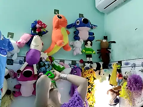 Snapshot of emgaixinhngoan chatting on 7, 11, 2025 emgaixinhngoan online show from 7, 11, 2025