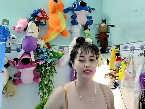 Snapshot of emgaixinhngoan chatting on 25, 11, 2025 emgaixinhngoan online show from 25, 11, 2025