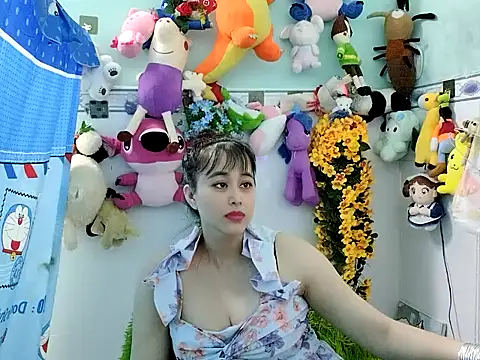 Snapshot of emgaixinhngoan chatting on 2, 12, 2025 emgaixinhngoan online show from 2, 12, 2025