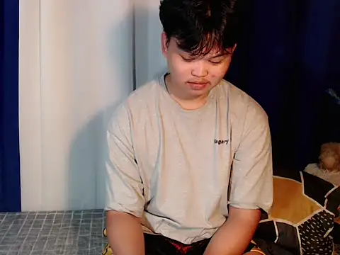 Snapshot of Reynelcock chatting on 22, 10, 2025 Reynelcock online show from 22, 10, 2025