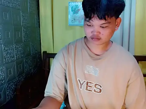 Snapshot of Reynelcock chatting on 29, 10, 2025 Reynelcock online show from 29, 10, 2025