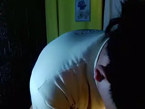 Snapshot of Reynelcock chatting on 5, 11, 2025 Reynelcock online show from 5, 11, 2025