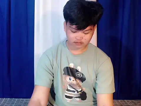 Snapshot of Reynelcock chatting on 18, 11, 2025 Reynelcock online show from 18, 11, 2025