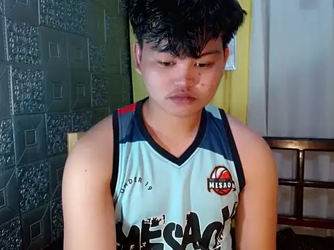 Snapshot of Reynelcock chatting on 20, 11, 2025 Reynelcock online show from 20, 11, 2025