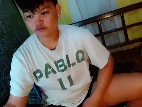 Snapshot of Reynelcock chatting on 29, 11, 2025 Reynelcock online show from 29, 11, 2025