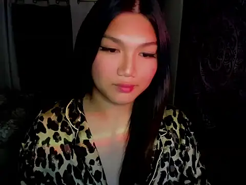 Snapshot of Lou_heart chatting on 2, 12, 2025 Lou heart online show from 2, 12, 2025