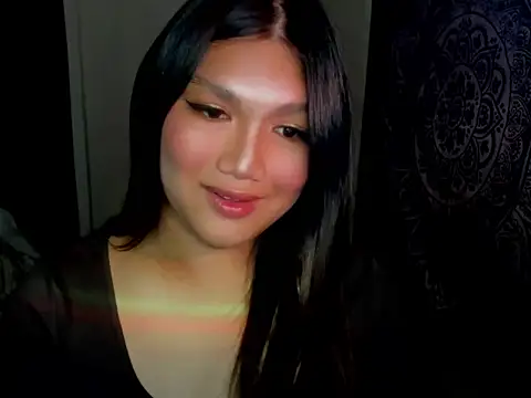 Snapshot of Lou_heart chatting on 5, 12, 2025 Lou heart online show from 5, 12, 2025