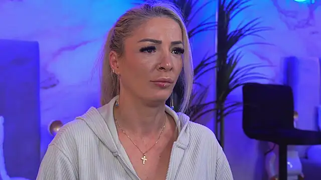 Izabellle02 online show from 11, 4, 2026