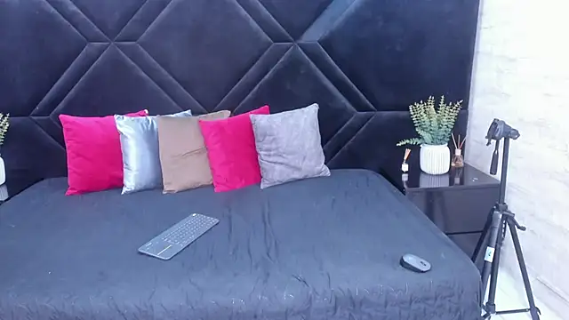 Dantzel  online show from 16, 3, 2026