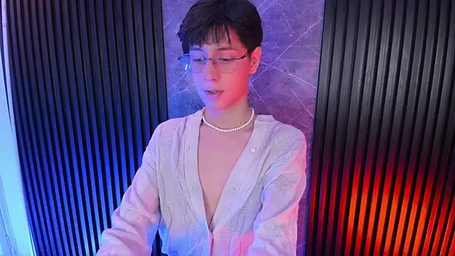 luixdust  online show from 4, 12, 2025