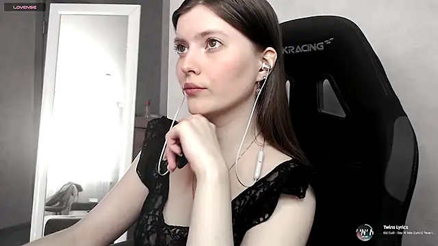 Snapshot of cute_elfy_ chatting on 15, 9, 2025 cute elfy online show from 15, 9, 2025