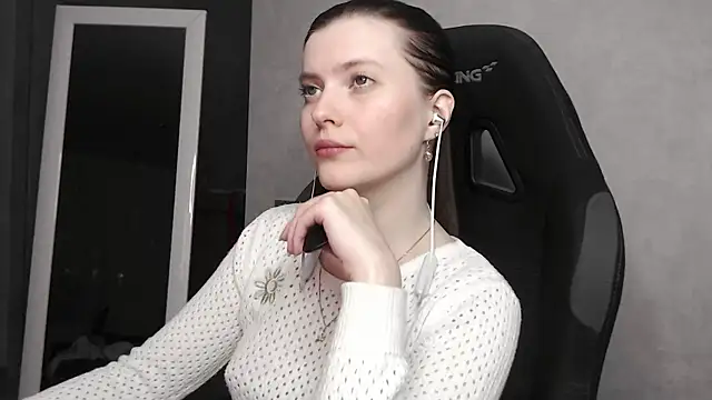 Snapshot of cute_elfy_ chatting on 16, 9, 2025 cute elfy online show from 16, 9, 2025