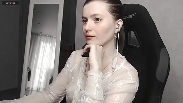 Snapshot of cute_elfy_ chatting on 30, 9, 2025 cute elfy online show from 30, 9, 2025