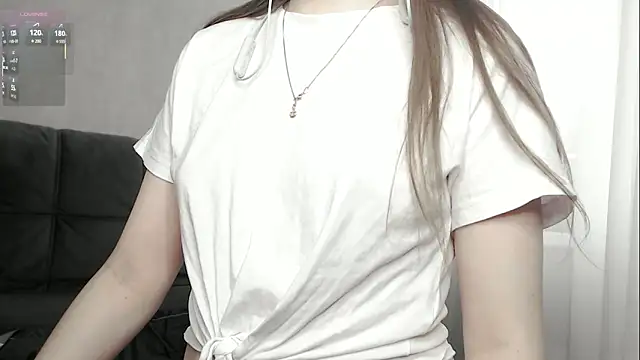 Snapshot of cute_elfy_ chatting on 23, 10, 2025 cute elfy online show from 23, 10, 2025