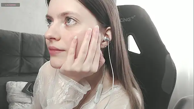 Snapshot of cute_elfy_ chatting on 30, 10, 2025 cute elfy online show from 30, 10, 2025