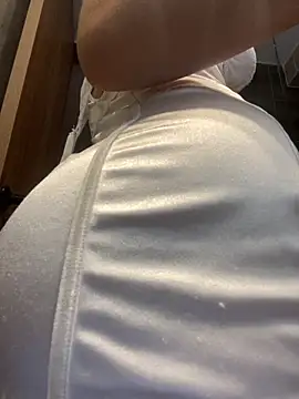 Snapshot of Nikii__ chatting on 12, 9, 2025 Nikii online show from 12, 9, 2025