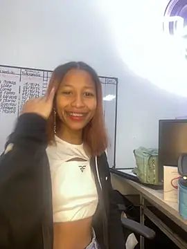 Snapshot of LorenBeiker- chatting on 7, 10, 2025 LorenBeiker- online show from 7, 10, 2025