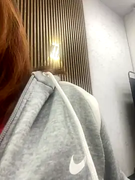 Snapshot of LorenBeiker- chatting on 8, 10, 2025 LorenBeiker- online show from 8, 10, 2025