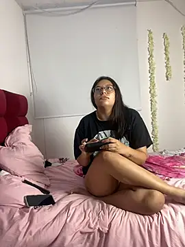 Velma star online show from 8, 4, 2026