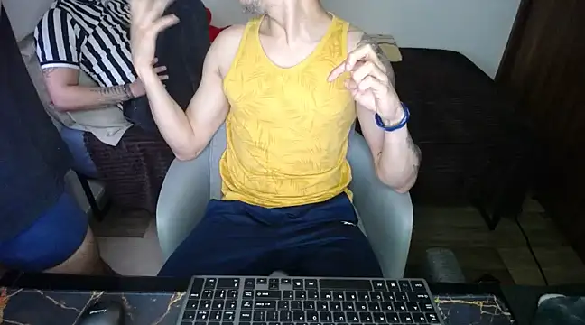 Snapshot of bossking017 chatting on 7, 3, 2025 bossking017 online show from 7, 3, 2025