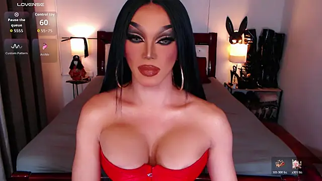 Snapshot of xQueenElektrax chatting on 25, 11, 2025 xQueenElektrax online show from 25, 11, 2025