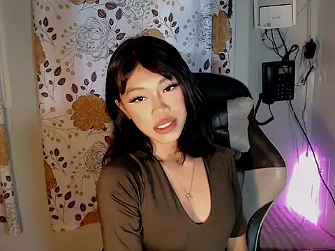 urcurlydiva online show from 10, 4, 2026