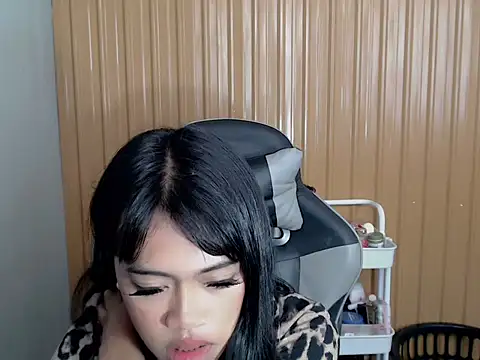 urcurlydiva online show from 15, 4, 2026