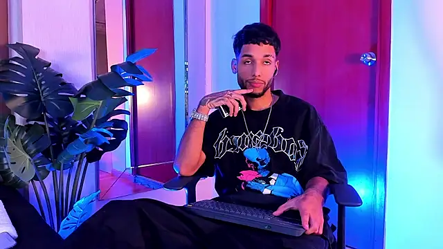 Thiagoferreti online show from 7, 4, 2026