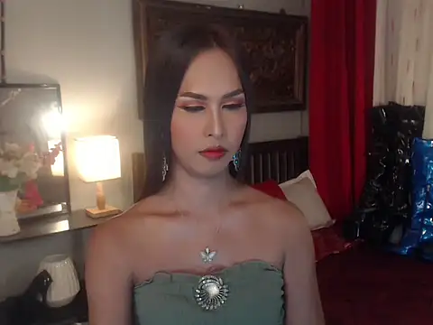 Nathalieheartt online show from 5, 12, 2025