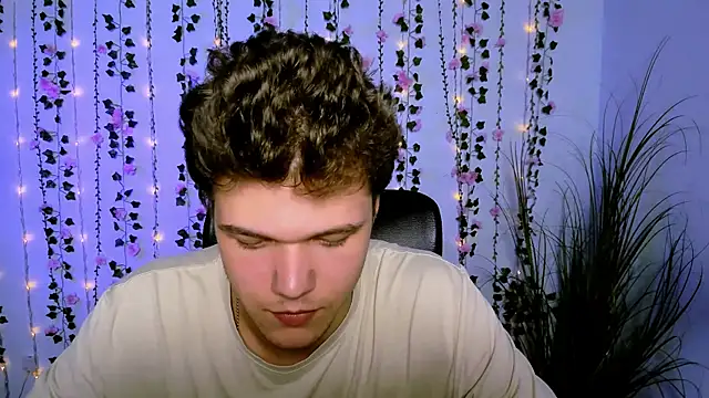 Snapshot of lucas_long_ chatting on 21, 9, 2025 lucas long online show from 21, 9, 2025