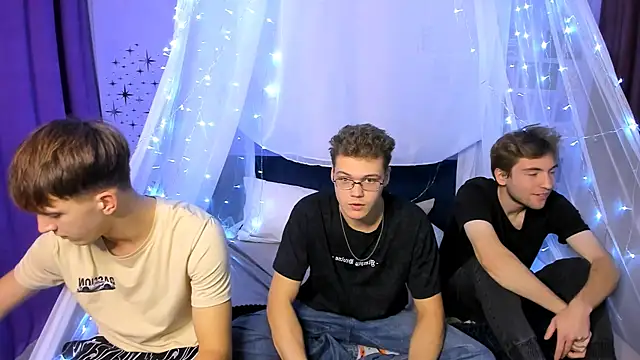 Snapshot of lucas_long_ chatting on 18, 10, 2025 lucas long online show from 18, 10, 2025