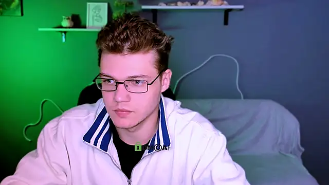 Snapshot of lucas_long_ chatting on 21, 10, 2025 lucas long online show from 21, 10, 2025