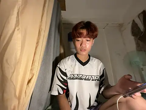 ur little secret online show from 25, 11, 2025