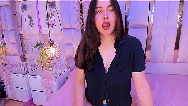 Snapshot of HannaCollins_ chatting on 23, 9, 2025 HannaCollins online show from 23, 9, 2025