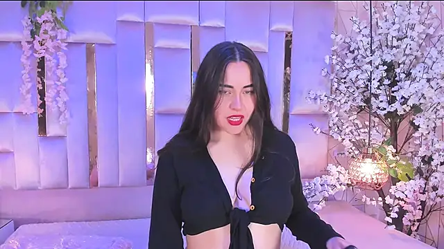 Snapshot of HannaCollins_ chatting on 28, 9, 2025 HannaCollins online show from 28, 9, 2025