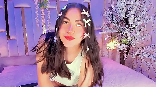 Snapshot of HannaCollins_ chatting on 2, 10, 2025 HannaCollins online show from 2, 10, 2025